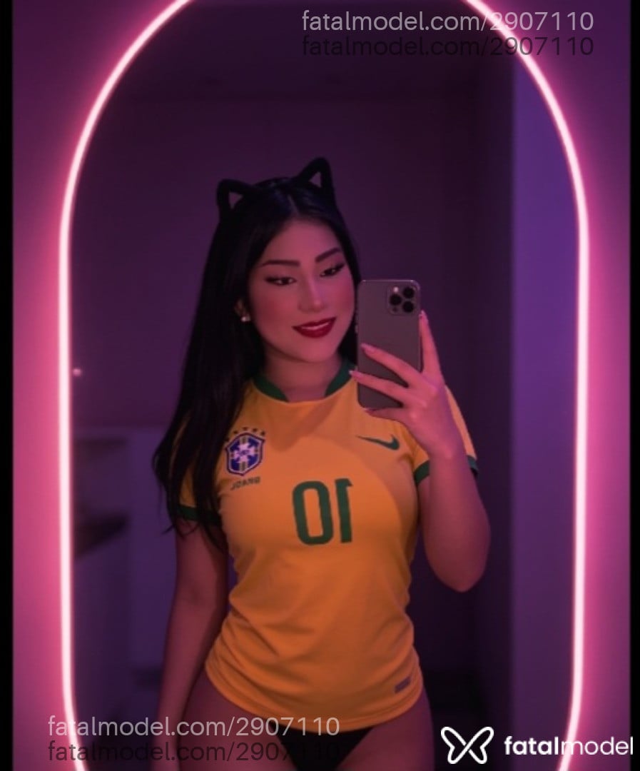 Acompanhante não-binário com cabelo castanho de olhos castanhos em São Paulo - Sthefany Catrine