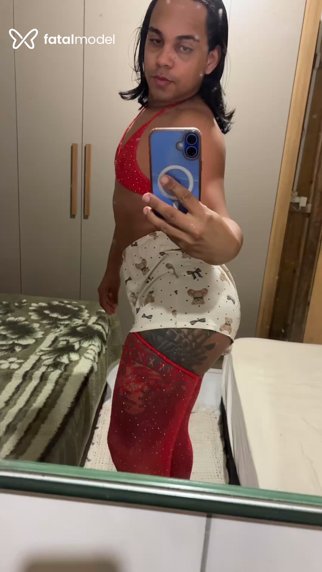 Acompanhante mulher trans morena (o) de olhos castanhos - Bella