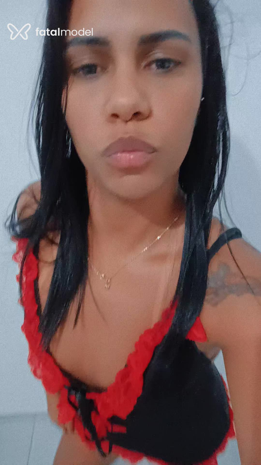 Acompanhante mulher morena (o) de olhos pretos - Monique Acompanhante mulher morena (o) de olhos pretos - Monique