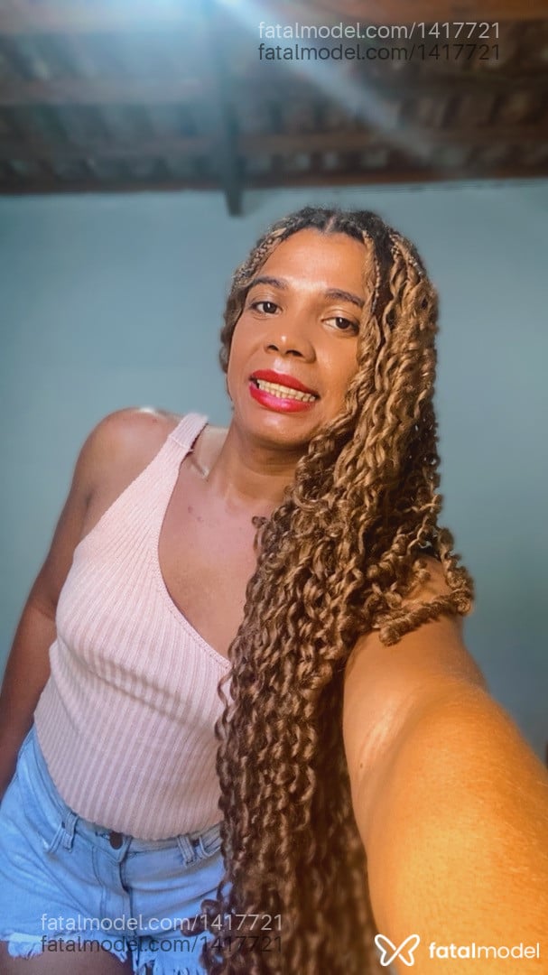 Acompanhante homem trans morena (o) de olhos castanhos - Ayarla Acompanhante homem trans morena (o) de olhos castanhos - Ayarla