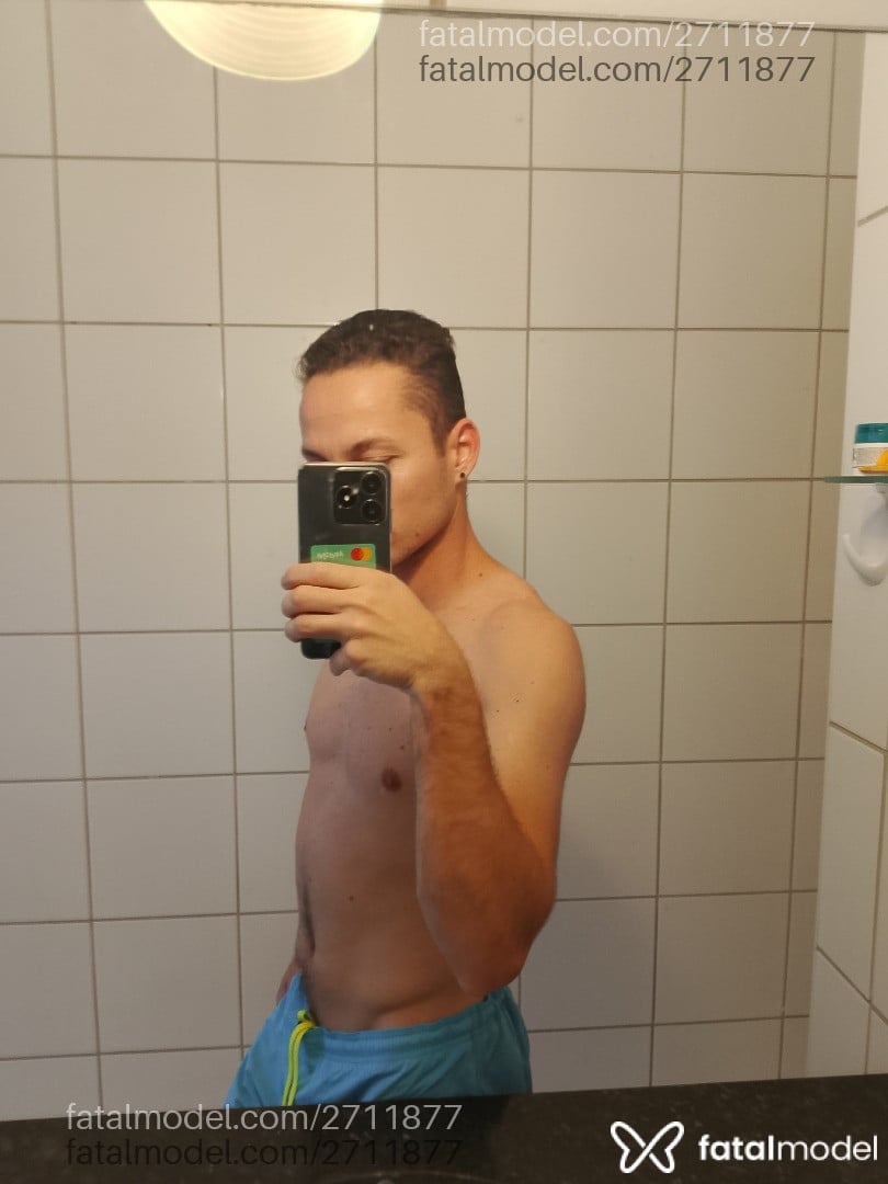 Acompanhante homem com cabelo castanho de olhos verdes - Kael Dilan Acompanhante homem com cabelo castanho de olhos verdes - Kael Dilan
