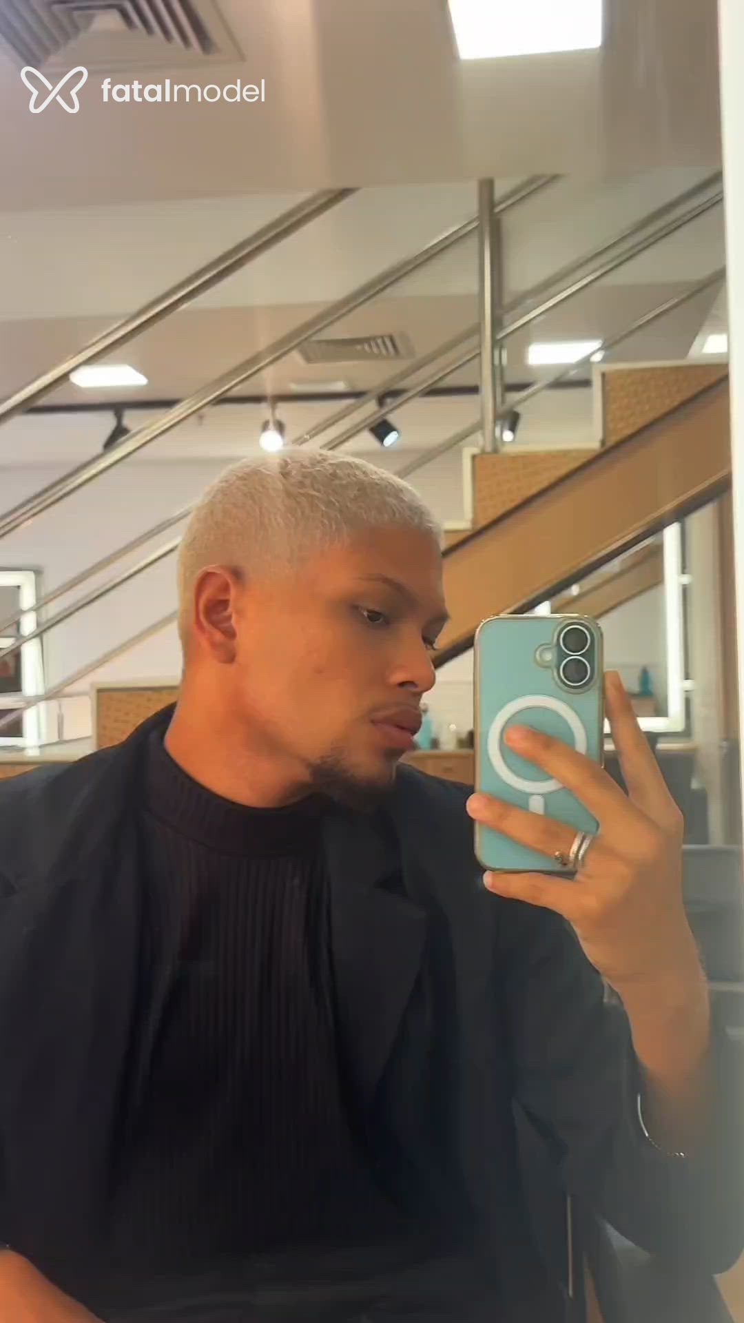 Acompanhante homem ruiva (o) de olhos castanhos - Gael Pivanni Acompanhante homem ruiva (o) de olhos castanhos - Gael Pivanni