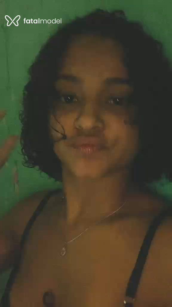 Acompanhante mulher com cabelo castanho de olhos pretos - Larissa
