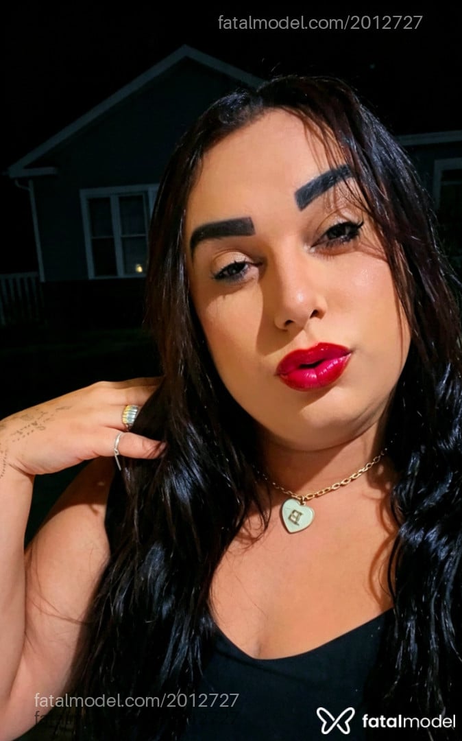 Acompanhante mulher trans morena (o) de olhos castanhos - Bruna
