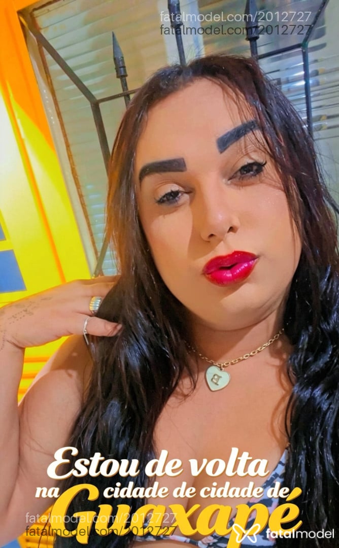 Acompanhante mulher trans morena (o) de olhos castanhos - Bruna