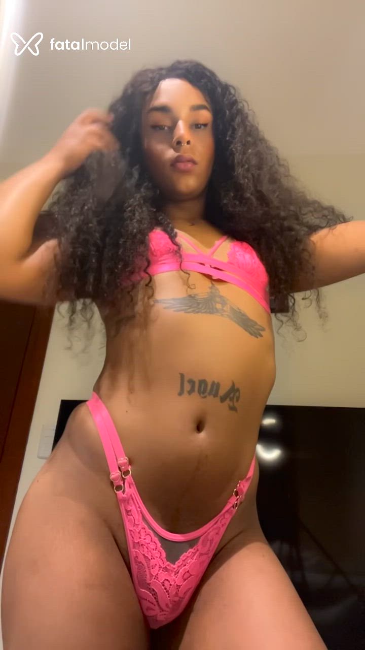 Acompanhante mulher trans com cabelo castanho de olhos castanhos - Lyrena