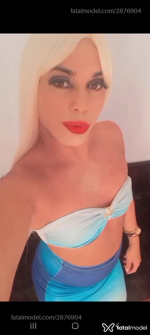 Acompanhante mulher trans loira (o) de olhos castanhos - Darla Carvalho