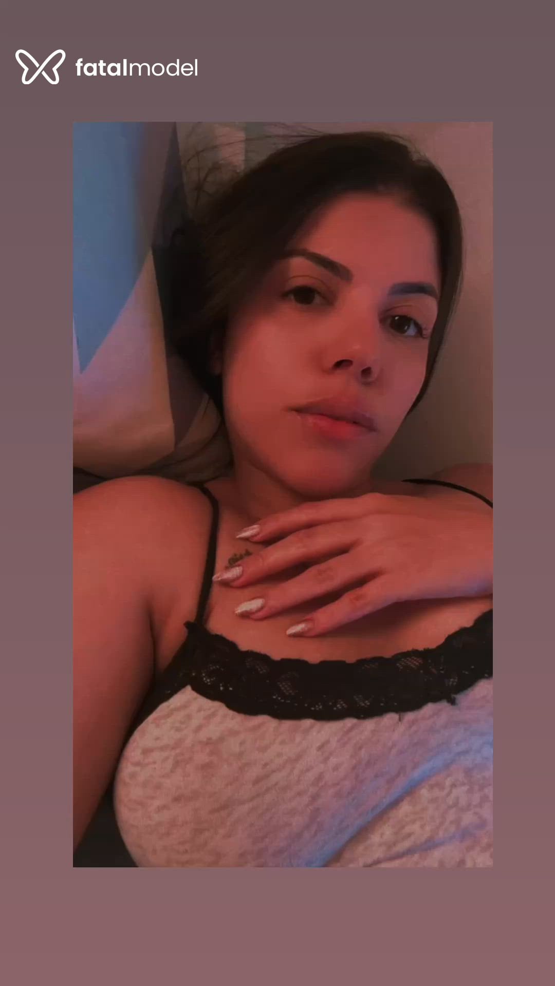 Acompanhante mulher com cabelo castanho de olhos castanhos em Virtual Acompanhante mulher com cabelo castanho de olhos castanhos em Virtual - Karis