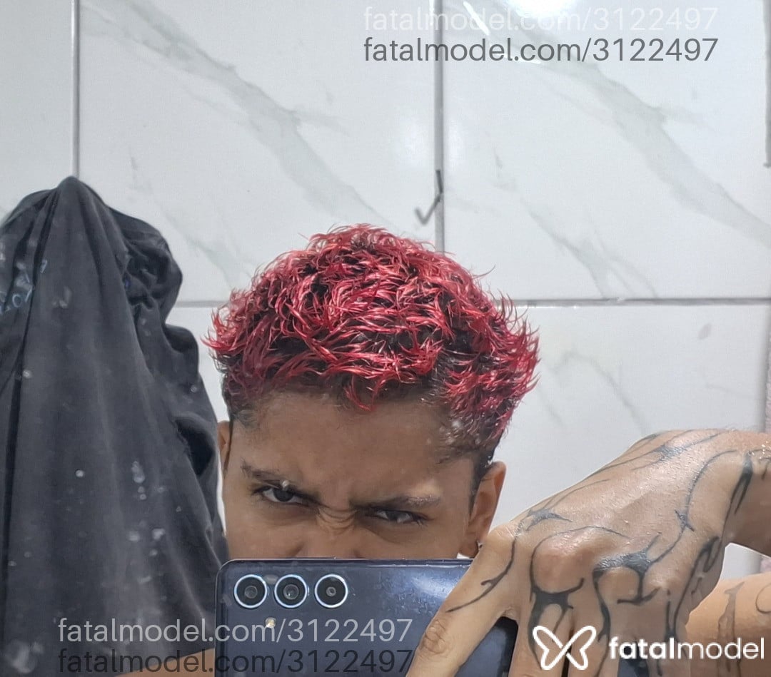 Acompanhante homem trans loira (o) de olhos mel em Rio de Janeiro Acompanhante homem trans loira (o) de olhos mel em Rio de Janeiro - Caleb