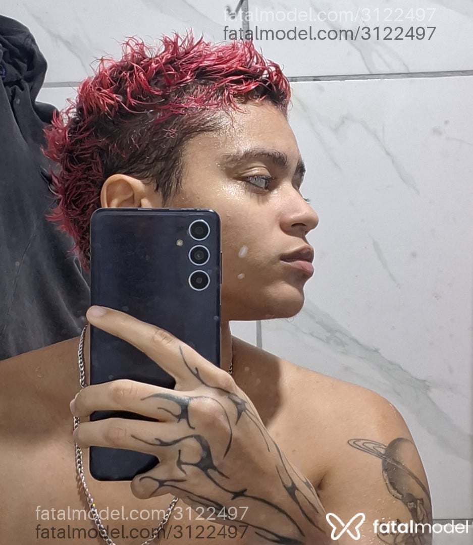 Acompanhante homem trans loira (o) de olhos mel em Rio de Janeiro Acompanhante homem trans loira (o) de olhos mel em Rio de Janeiro - Caleb