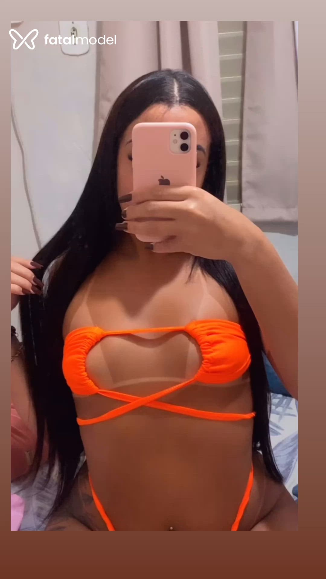 Acompanhante mulher trans morena (o) de olhos castanhos - Melissa