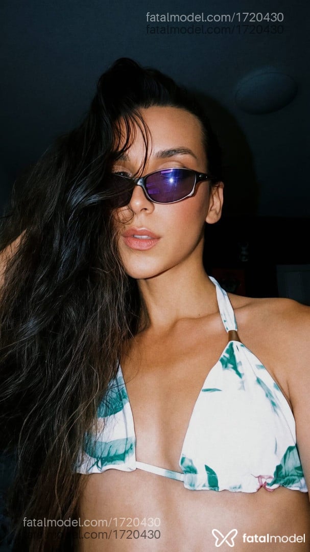 Acompanhante mulher trans morena (o) de olhos castanhos em São Gonçalo Acompanhante mulher trans morena (o) de olhos castanhos em São Gonçalo - Lua