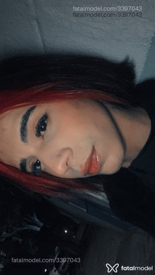 Acompanhante mulher trans ruiva (o) de olhos castanhos - Geovana Martins
