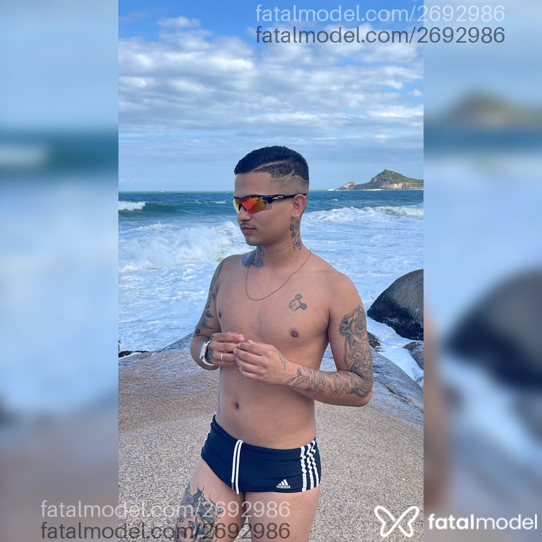 Acompanhante homem com cabelo castanho de olhos castanhos em São José - Guilherme