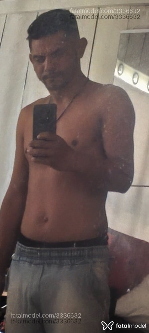 Acompanhante homem morena (o) de olhos cinza em Joinville - Hogro Paraibano