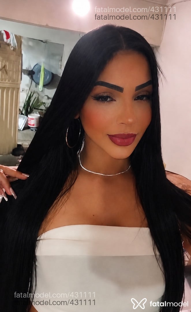 Acompanhante mulher trans morena (o) de olhos castanhos - Letícia Freitas