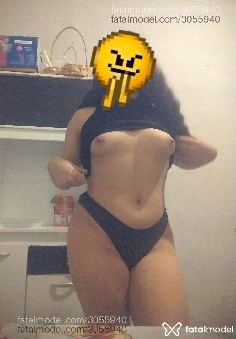 Acompanhante mulher trans com cabelo castanho de olhos castanhos - Majuh