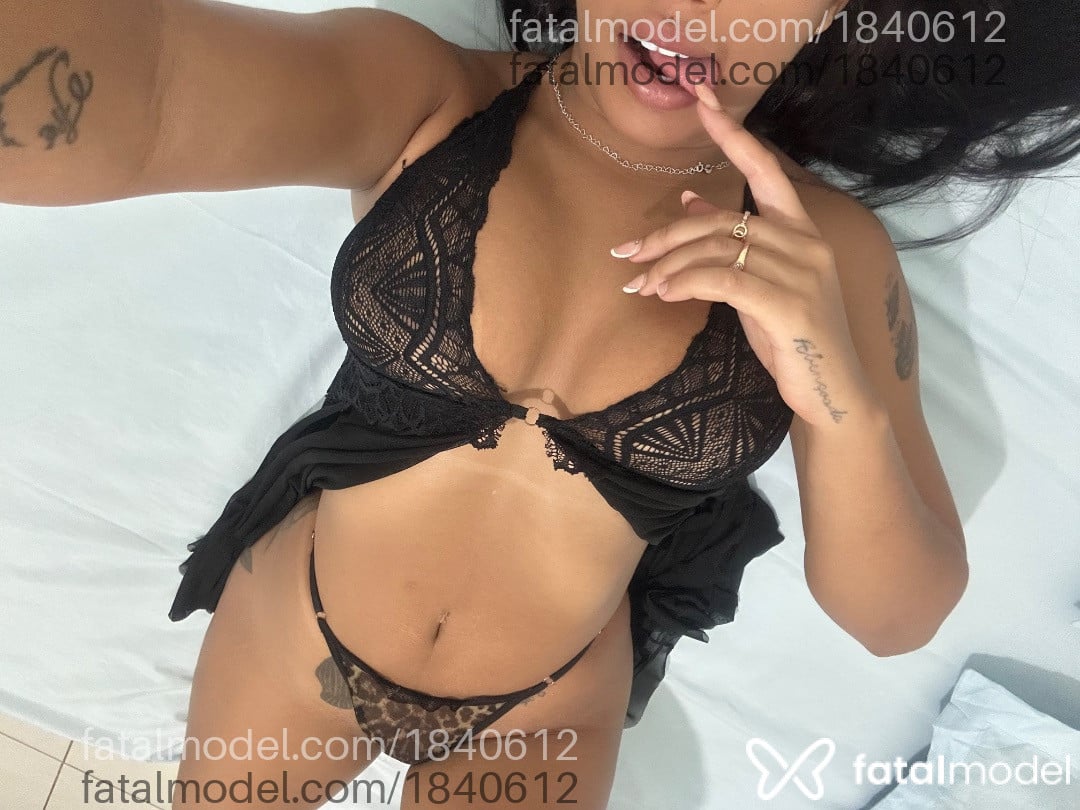 Acompanhante mulher com cabelo castanho de olhos castanhos em Salvador Acompanhante mulher com cabelo castanho de olhos castanhos em Salvador - Melissa barros