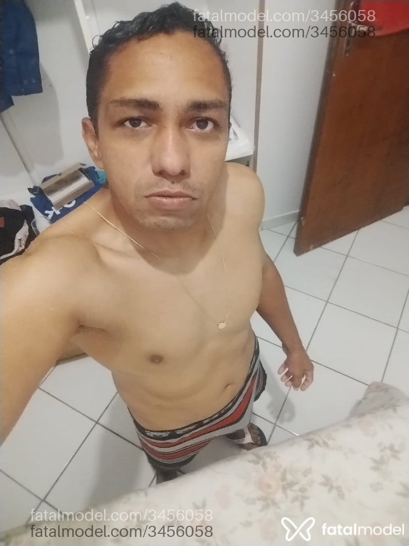 Acompanhante homem morena (o) de olhos castanhos em Goiânia - Paulinho
