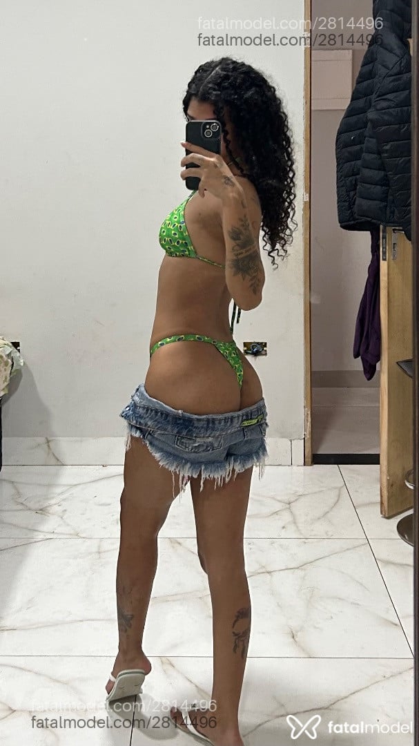 Acompanhante mulher com cabelo castanho de olhos castanhos - Bruna