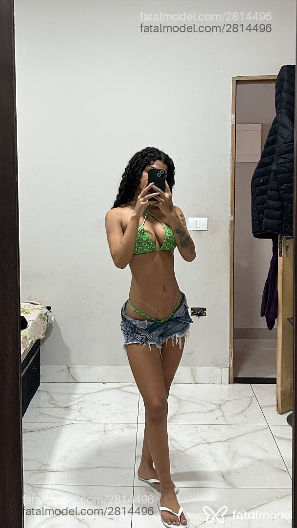 Acompanhante mulher com cabelo castanho de olhos castanhos - Bruna