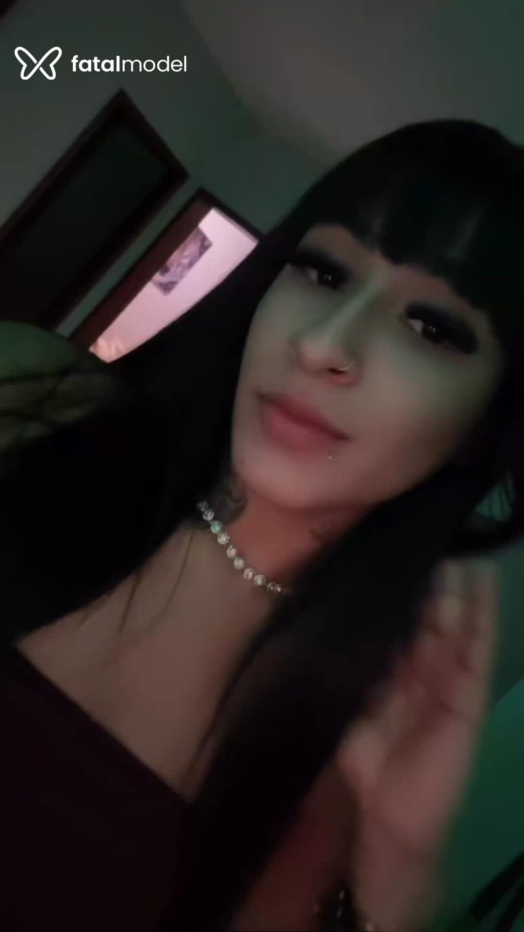 Acompanhante mulher trans morena (o) de olhos pretos - Luiza Bianchessi
