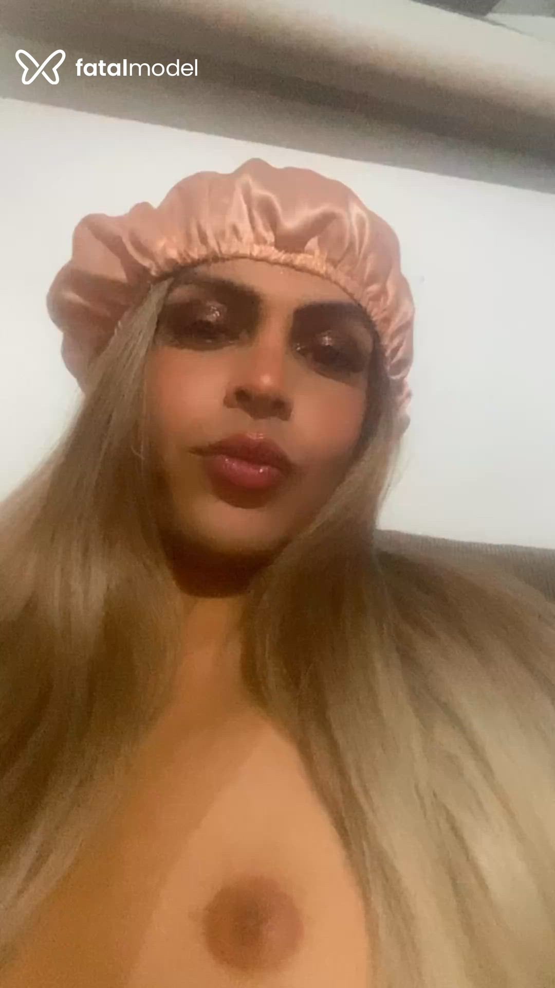 Acompanhante mulher trans loira (o) de olhos castanhos - Fellon Carrington Acompanhante mulher trans loira (o) de olhos castanhos - Fellon Carrington