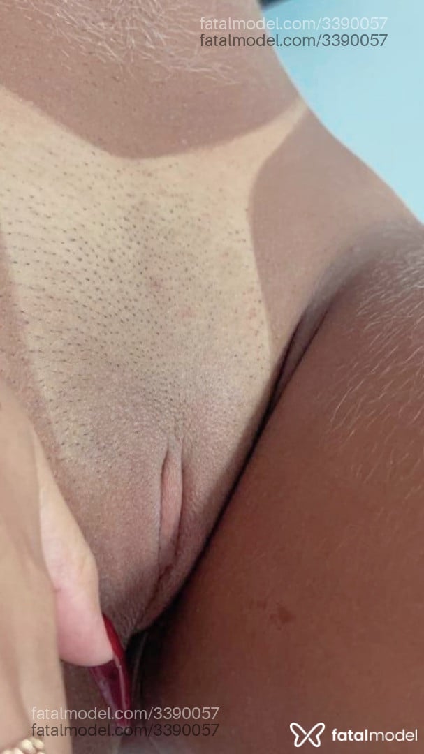 Acompanhante mulher com cabelo castanho de olhos castanhos - Letícia Azevedo Acompanhante mulher com cabelo castanho de olhos castanhos - Letícia Azevedo
