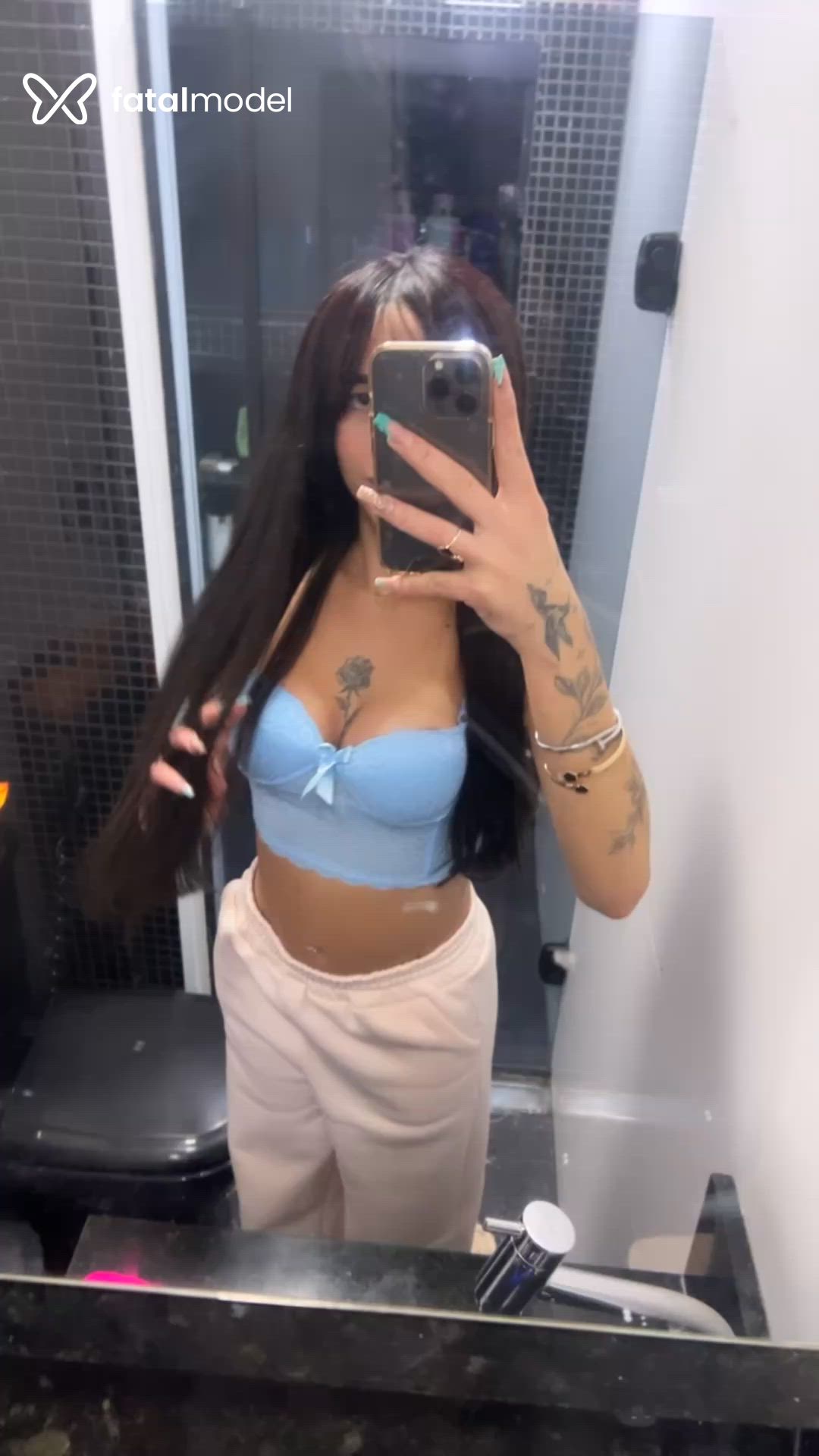 Acompanhante mulher trans morena (o) de olhos pretos - Jasminy Santini Acompanhante mulher trans morena (o) de olhos pretos - Jasminy Santini