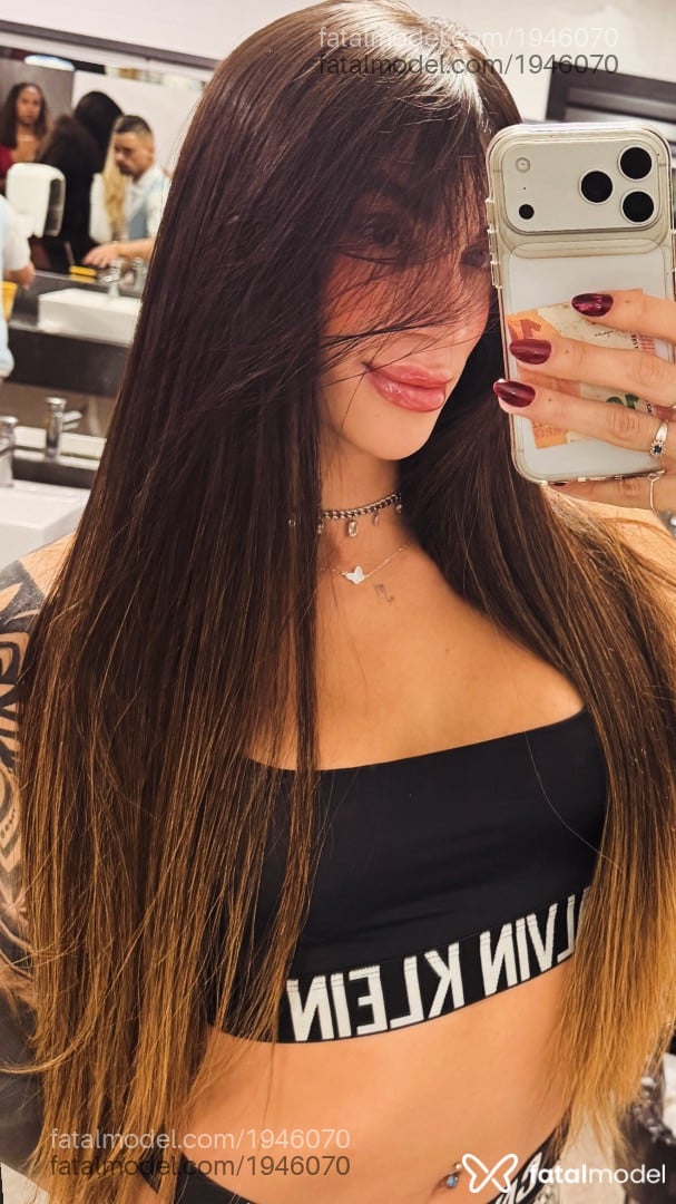 Acompanhante mulher trans com cabelo castanho de olhos castanhos em São Paulo Acompanhante mulher trans com cabelo castanho de olhos castanhos em São Paulo - Gabrielly Rocha