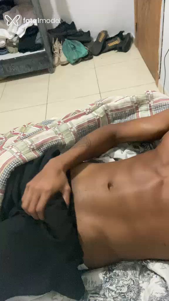 Acompanhante homem morena (o) de olhos castanhos - Rdzinfc Acompanhante homem morena (o) de olhos castanhos - Rdzinfc