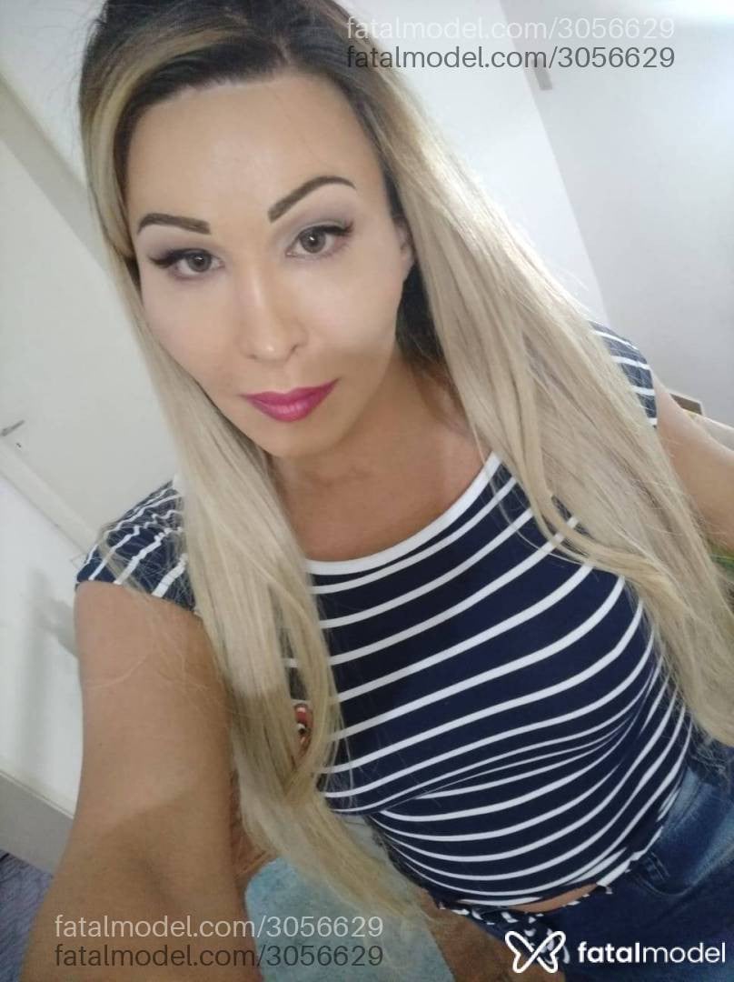 Acompanhante mulher trans loira (o) de olhos azuis - Imola Ferraz