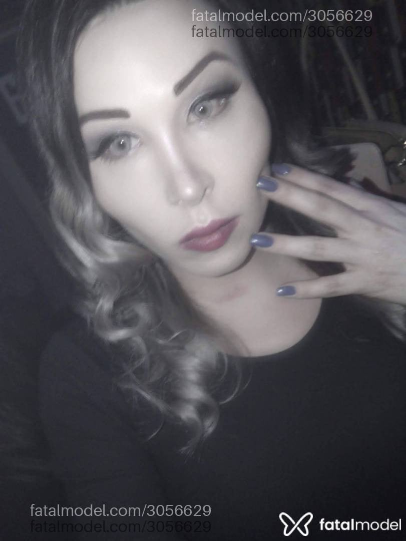 Acompanhante mulher trans loira (o) de olhos azuis - Imola Ferraz