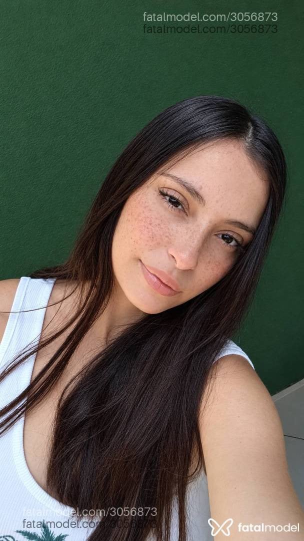 Acompanhante mulher morena (o) de olhos castanhos - Larissa