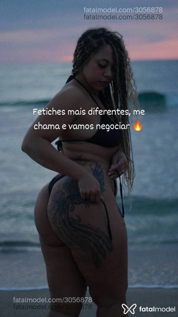 Acompanhante mulher loira (o) de olhos mel - Line
