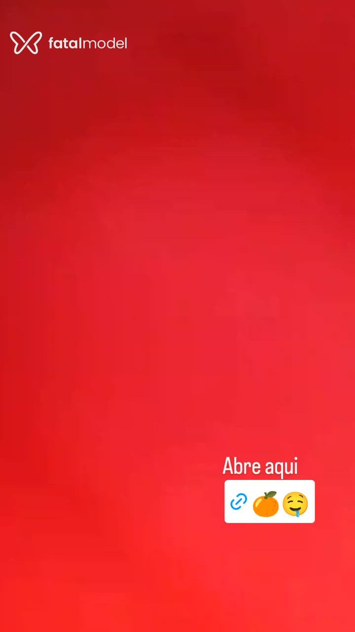 Acompanhante mulher loira (o) de olhos mel - Line
