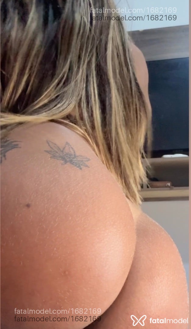 Acompanhante mulher morena (o) de olhos castanhos - Bruna