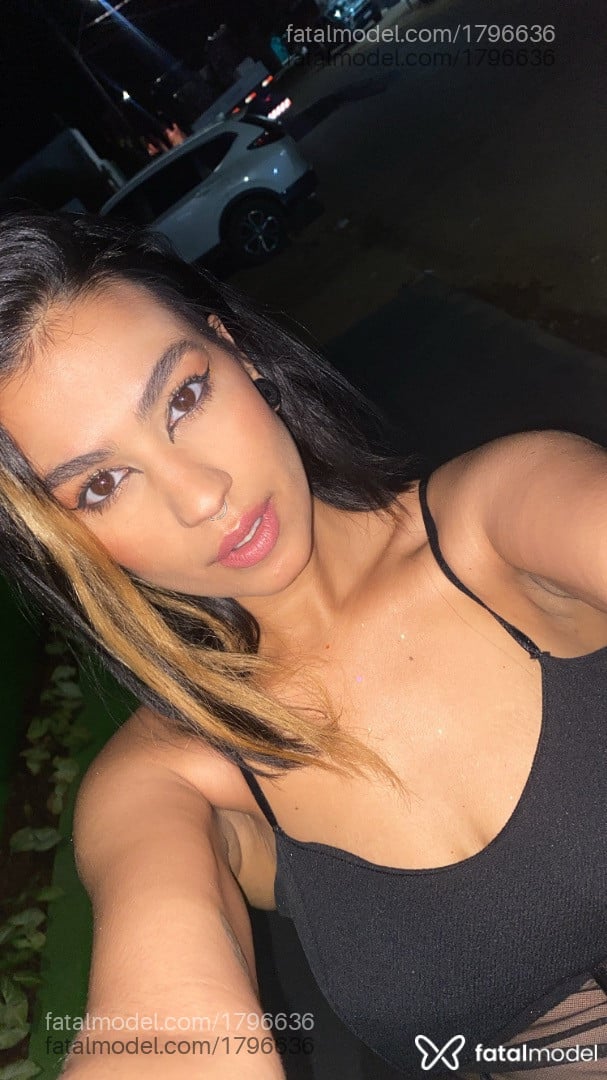 Acompanhante mulher morena (o) de olhos pretos - Lara Luiza
