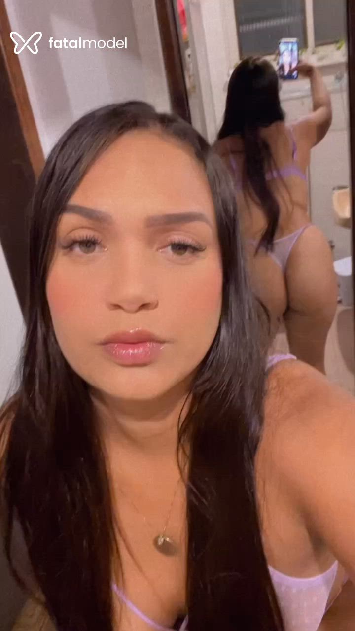 Acompanhante mulher loira (o) de olhos verdes - Suzy Lemos Acompanhante mulher loira (o) de olhos verdes - Suzy Lemos