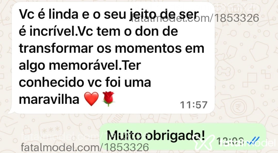 Acompanhante mulher com cabelo castanho de olhos verdes em Camaquã - Maitê