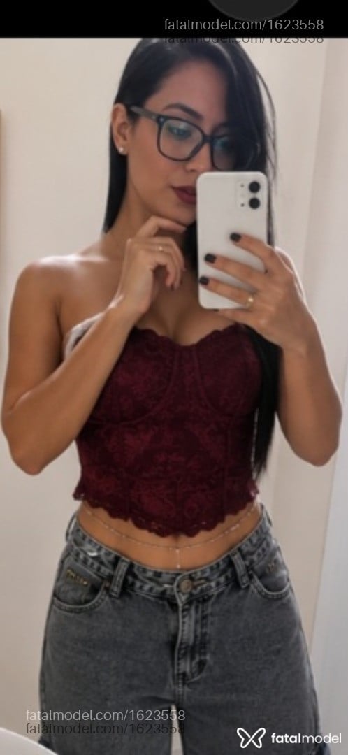 Acompanhante mulher morena (o) de olhos castanhos - Carol Acompanhante mulher morena (o) de olhos castanhos - Carol