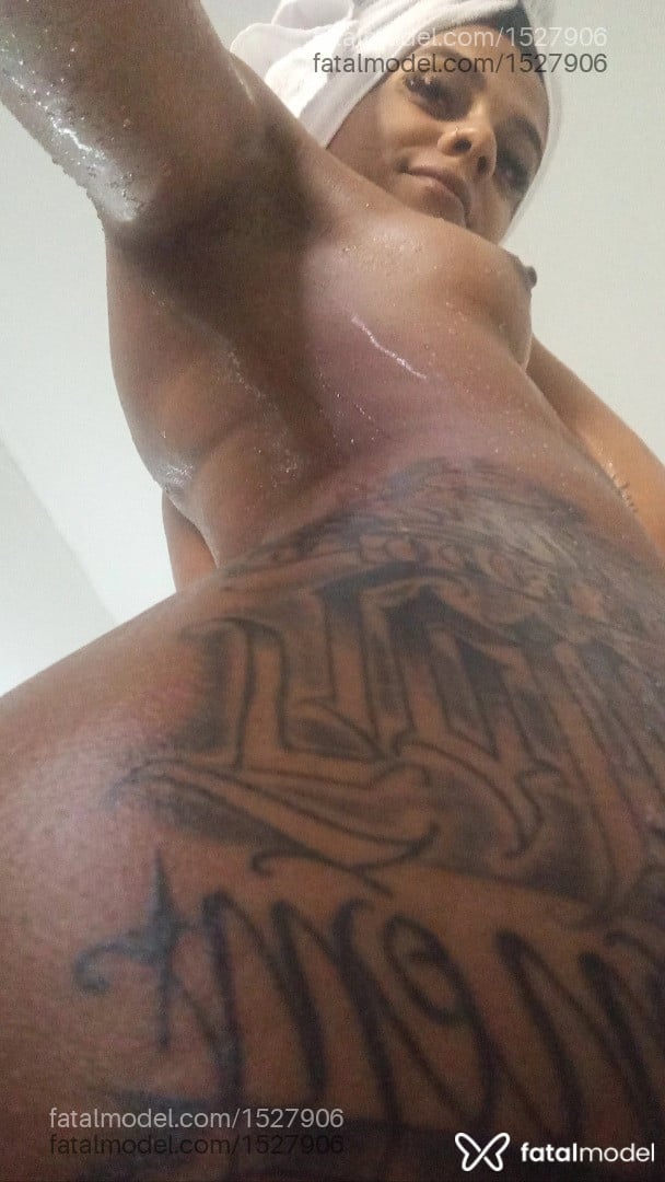 Acompanhante travesti morena (o) de olhos castanhos em Uberaba - Moreninhaw
