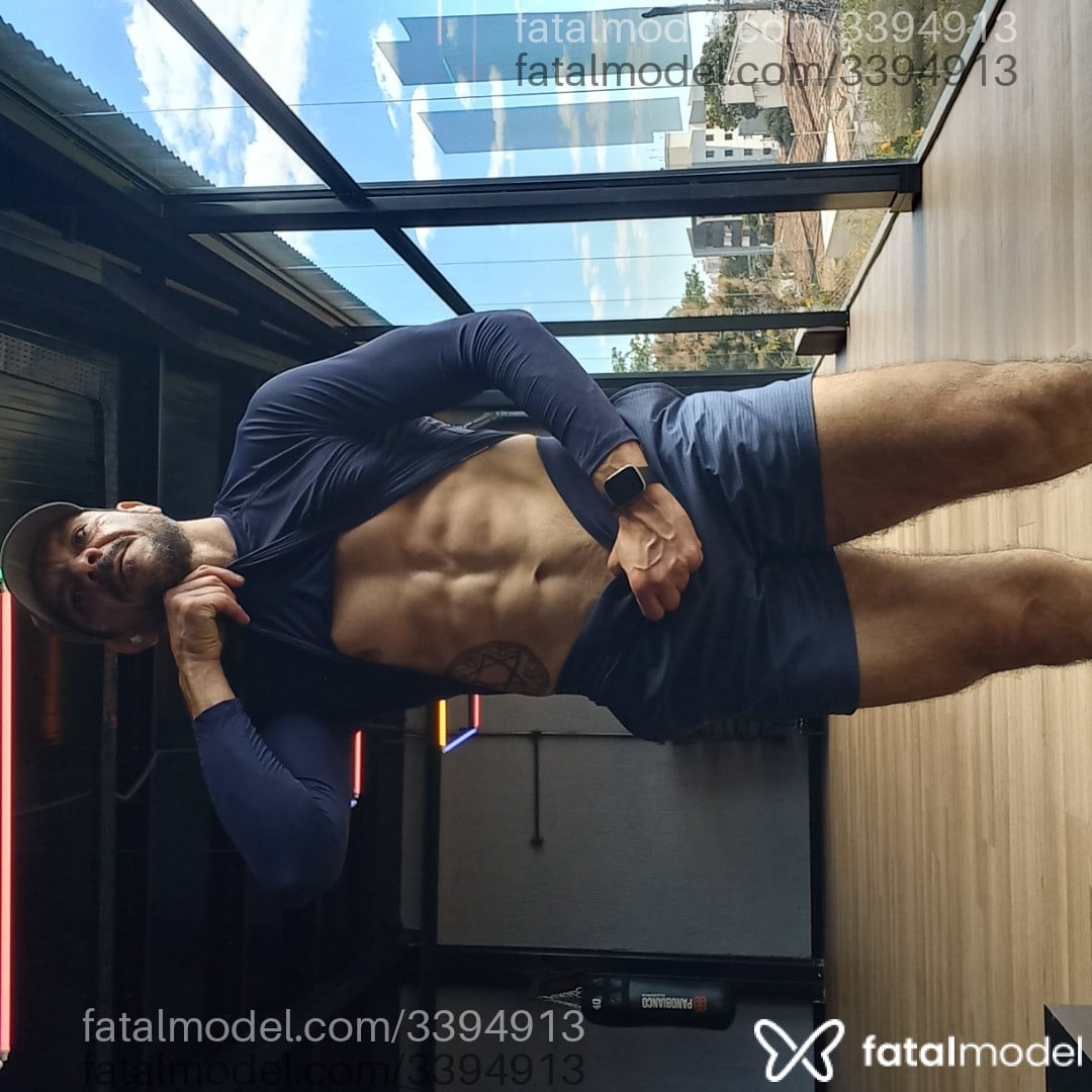 Acompanhante homem com cabelo castanho de olhos pretos em Goiânia - Ricardo Santos