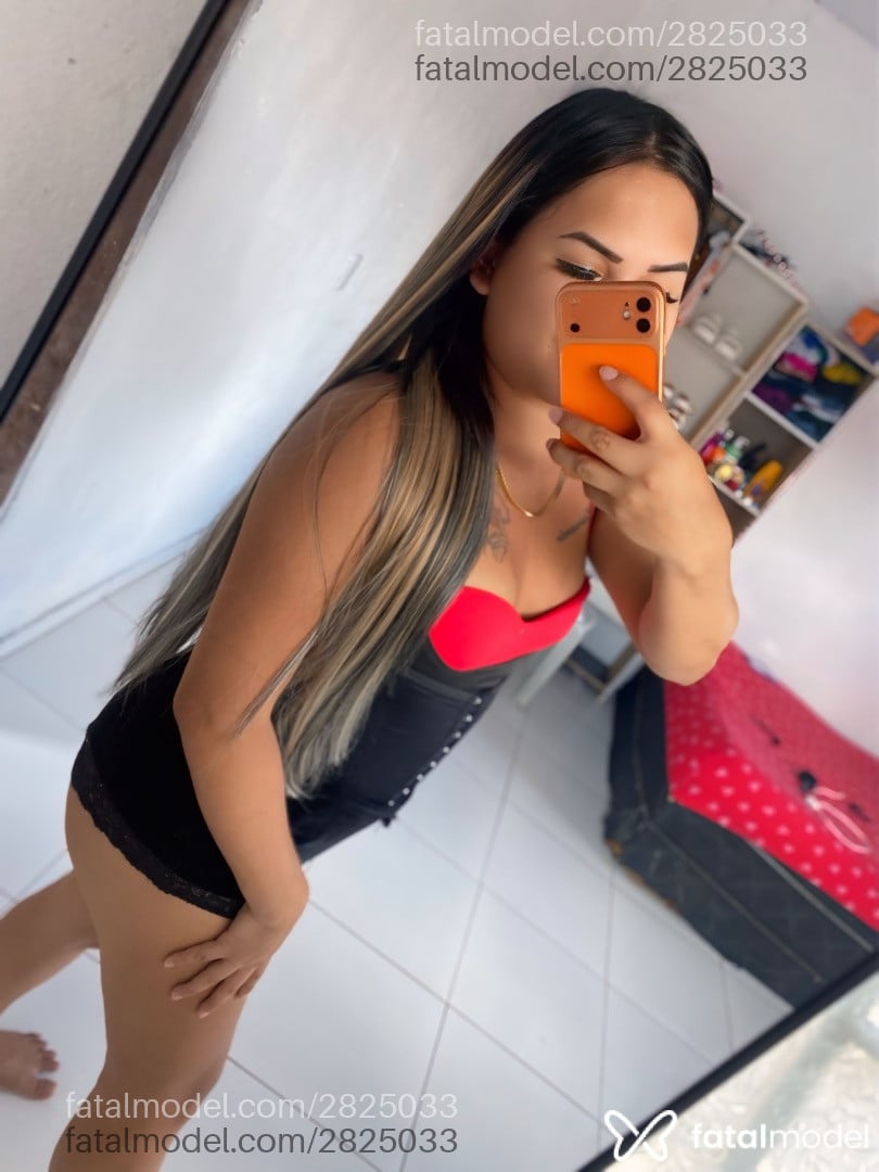 Acompanhante mulher trans morena (o) de olhos castanhos - Agatha Paiva
