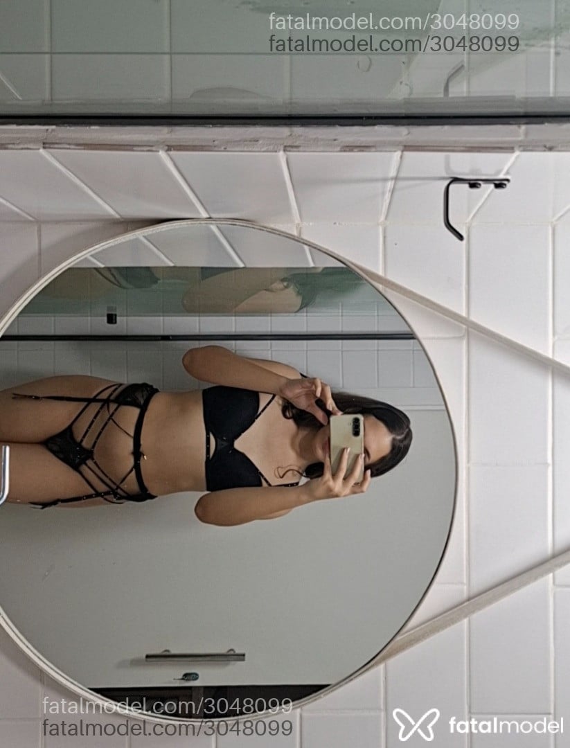 Acompanhante mulher trans com cabelo castanho de olhos castanhos - Catherine