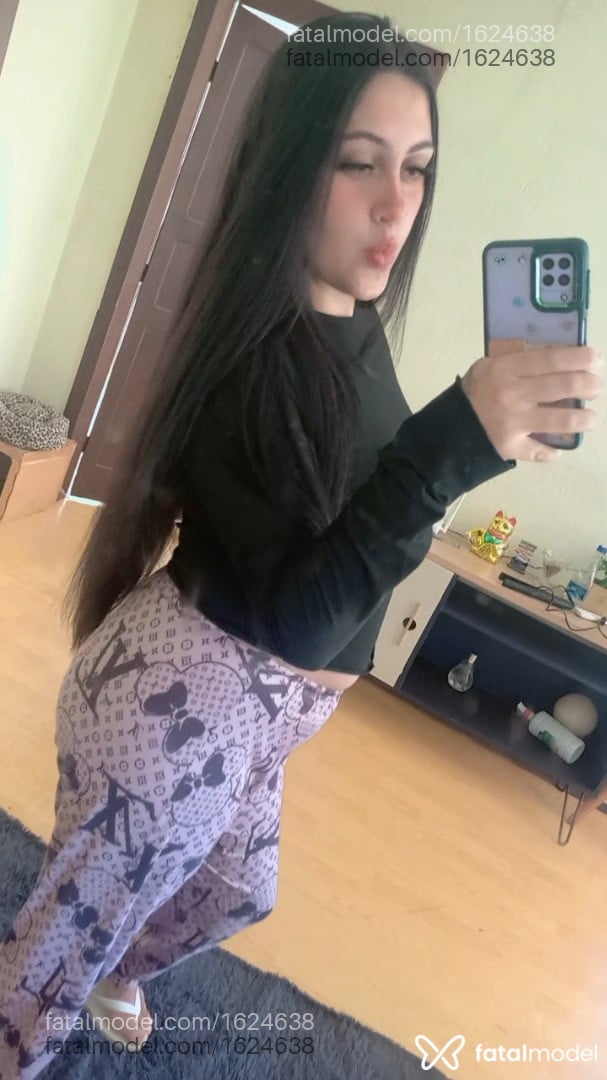 Acompanhante mulher com cabelo castanho de olhos castanhos em São Bento do Sul - Jenifer thayna