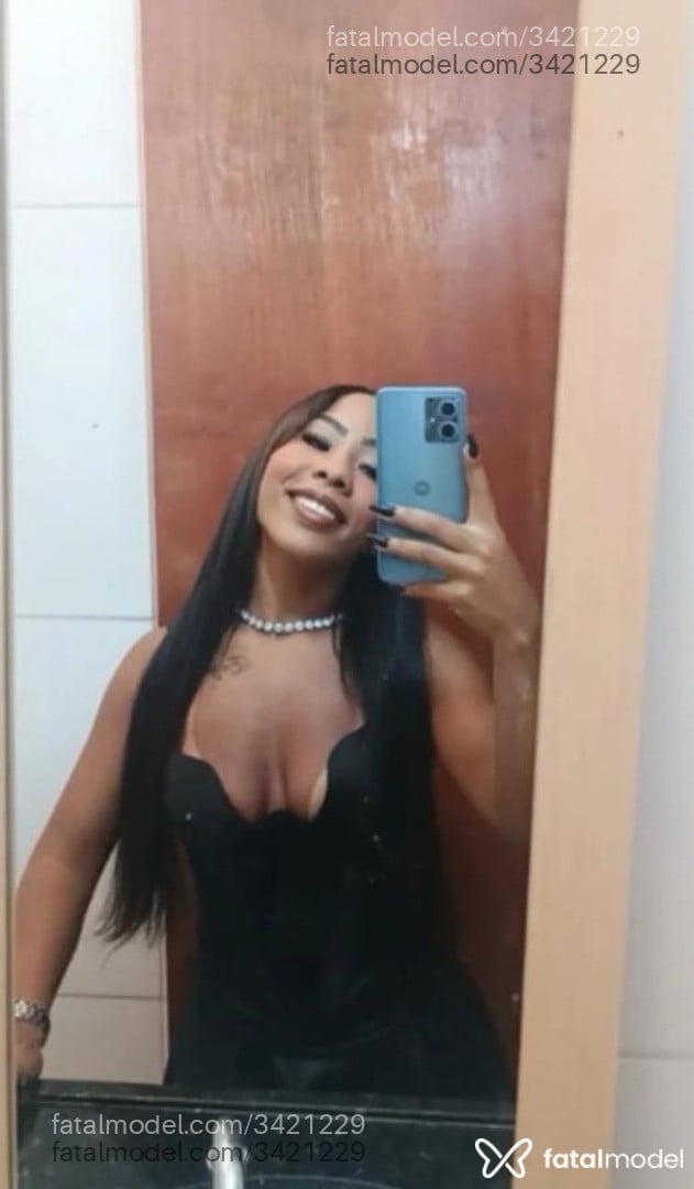 Acompanhante mulher morena (o) de olhos castanhos - Vitória Acompanhante mulher morena (o) de olhos castanhos - Vitória