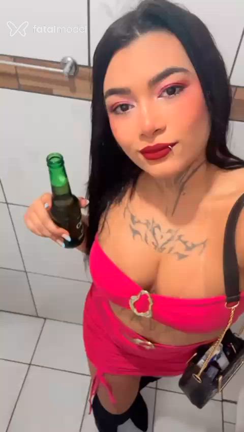 Acompanhante mulher morena (o) de olhos pretos - Kiara Santini