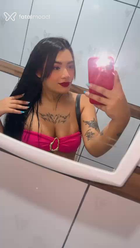 Acompanhante mulher morena (o) de olhos pretos - Kiara Santini