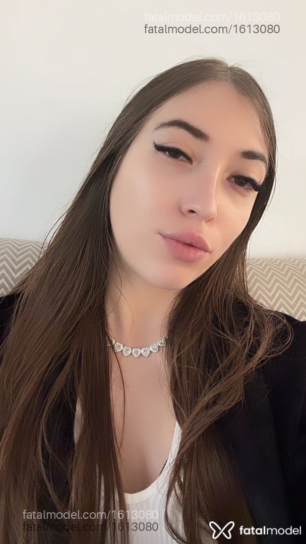 Acompanhante mulher com cabelo castanho de olhos castanhos - Bruna Lorraine Acompanhante mulher com cabelo castanho de olhos castanhos - Bruna Lorraine